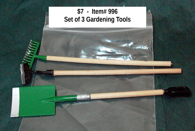 $7  -  Item# 996  -   Set of 3 Garden Tools